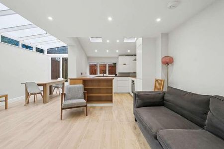 Lancaster Road, London, N4 - Photo 2