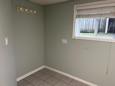 For Lease - 1049 Fogerty Street, London North, Ontario - Photo 2