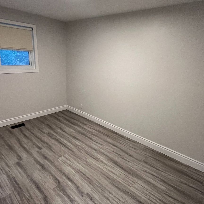 For Lease - 8 Clareville Crescent Unit# 3 bedrooms, Toronto, Ontario - Photo 1