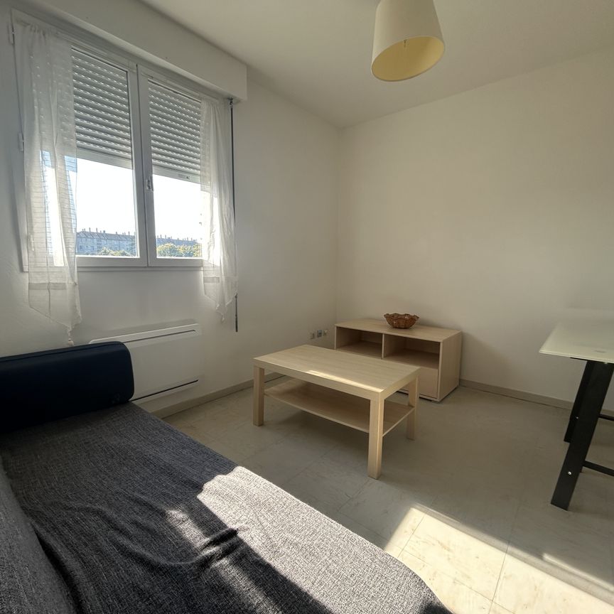 Location Appartement 1 pièce 23m² TROYES 10000 - Photo 1