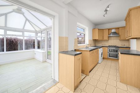 3 bedroom semi-detached house to rent - Photo 5