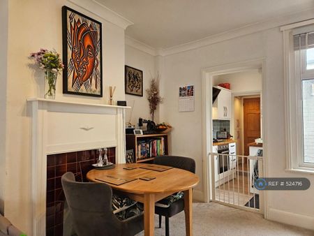 2 bedroom terraced house to rent - Photo 3