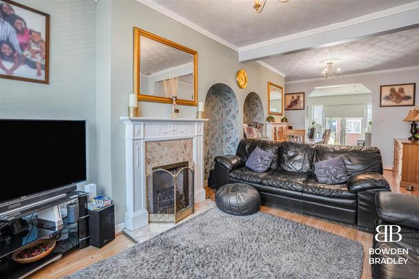 4 bedroom terraced house to rent - Photo 1