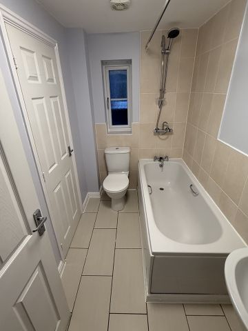 2 Bed End Terrace, Surrey Drive, CV3 - Photo 5