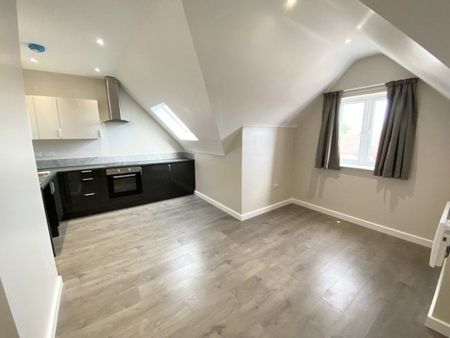 Danelaw Court, Hinckley, LE10 - Photo 2