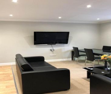 2 bedroom flat to rent - Photo 2