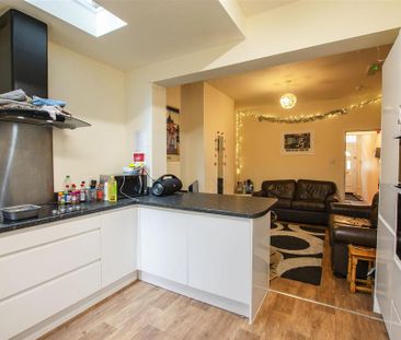 6 bedroom house to rent - Photo 3