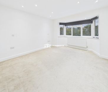 Edgwarebury Lane, HA8 8QL - Photo 6