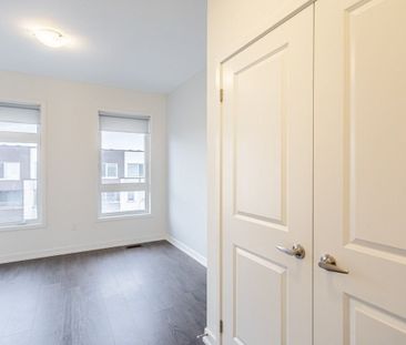 For Lease - 219 Huguenot Road, Oakville, Ontario - Photo 2