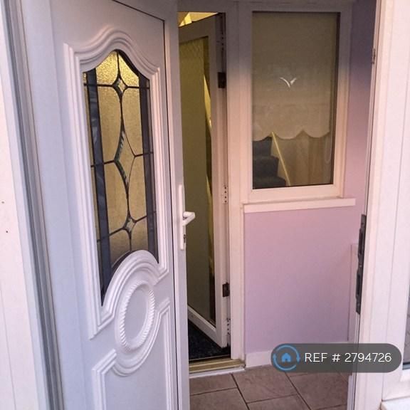 2 bedroom semi-detached house to rent - Photo 1