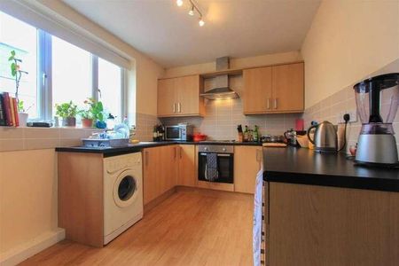 Marlborough Road, Cardiff, CF23 - Photo 2