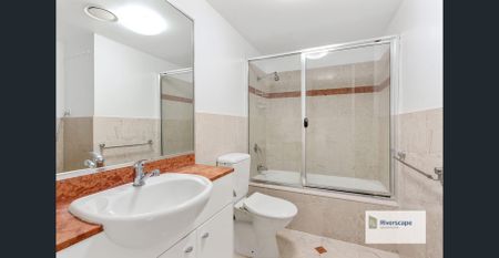 RECENTLY REFURBISHED WITH TROPICAL OUTLOOK & CITY VIEWS - Photo 5