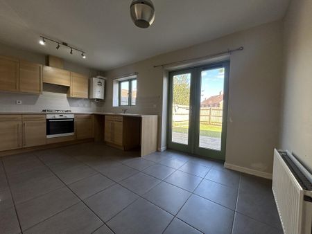 3 bedroom semi-detached house to rent - Photo 5