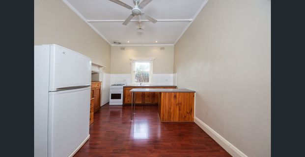 Character Bungalow Living – Between the City & the Coast Please apply through realestate.com - Photo 1