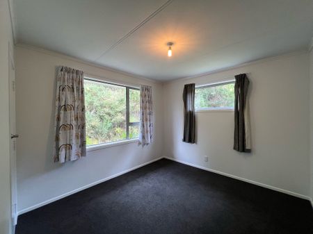 Wainuiomata 3 Bedrooms - Photo 4