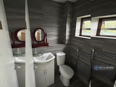 3 bedroom terraced house to rent - Photo 2