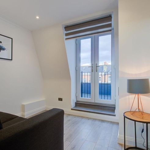 Fulham Road - Photo 1