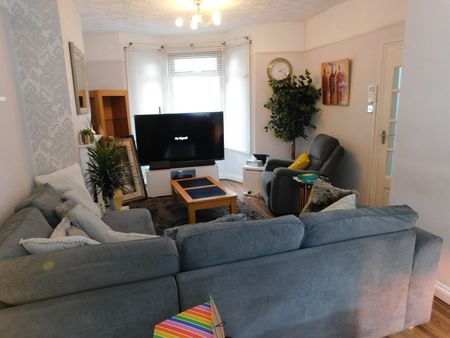 Terraced House to rent on - Photo 3