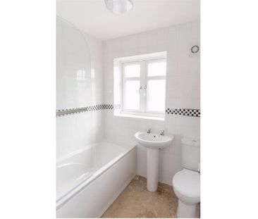 2 bedroom semi-detached house to rent - Photo 4