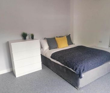1 bedroom in a house share to rent - Photo 1