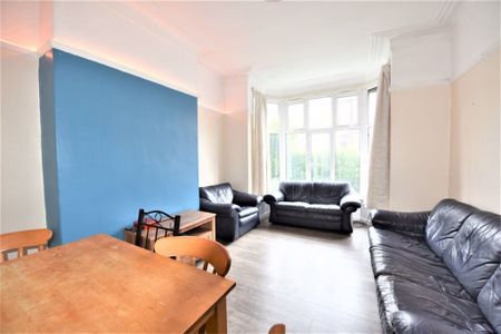 12 bedroom House in & 34b Brudenell Mount, Leeds - Photo 3