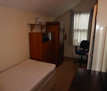 4 bedroom terraced house to rent - Photo 3