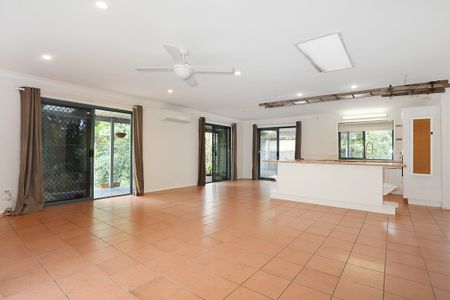 15 Paddington Drive, Carrara QLD 4211 - House For Rent | Domain - Photo 5