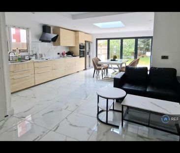 1 bedroom in a house share to rent - Photo 5