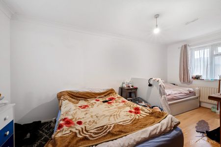 Goodwin Close, Mitcham, CR4 - Photo 2