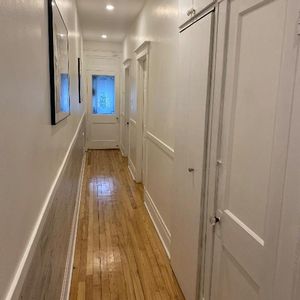 Charmant 3 1/2 semi-meublé et rénové en 2023 – Idéalement situé sur le Plateau Mont-Royal - Photo 2