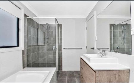 FOUR BEDROOM FAMILY HOME - Photo 5