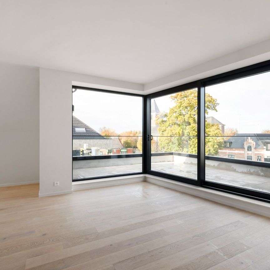 Appartement op de 2de verdieping in Oosteeklo - Photo 1