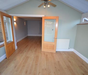 3 bedroom end of terrace house to rent - Photo 1