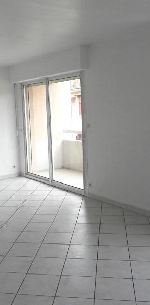 Location Appartement 2 pièces 49m² MILLAU 12100 - Photo 1