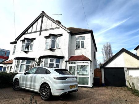 3 bedroom semi-detached house to rent - Photo 5