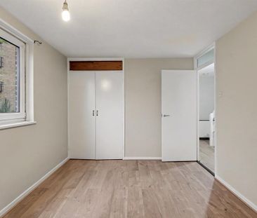 3 bedroom flat to rent - Photo 4