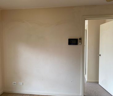 On Hold - Modern Apartment in Central Springvale - Photo 6