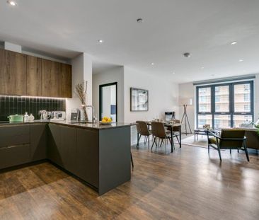 3 bedroom flat to rent - Photo 2