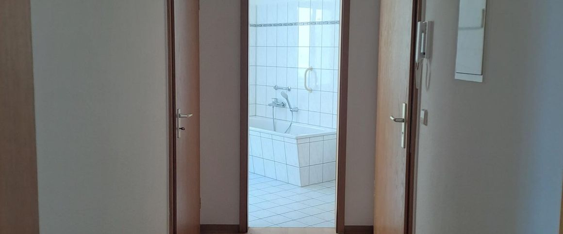 Seniorensgerechte 1-RWE mit Fahrstuhl - Foto 1