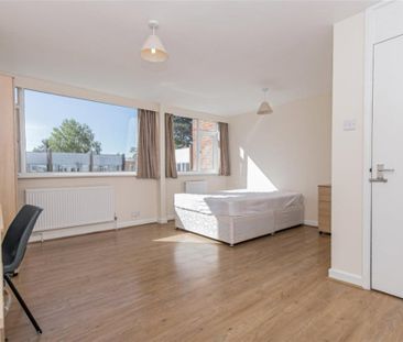 5 bedroom detached house to rent - Photo 5