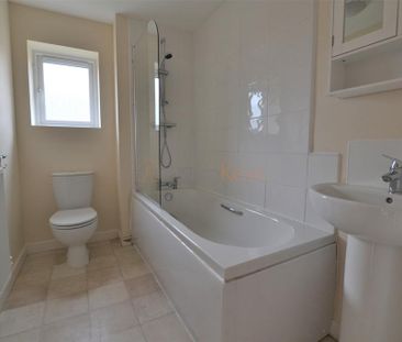 3 bedroom semi-detached house to rent - Photo 4