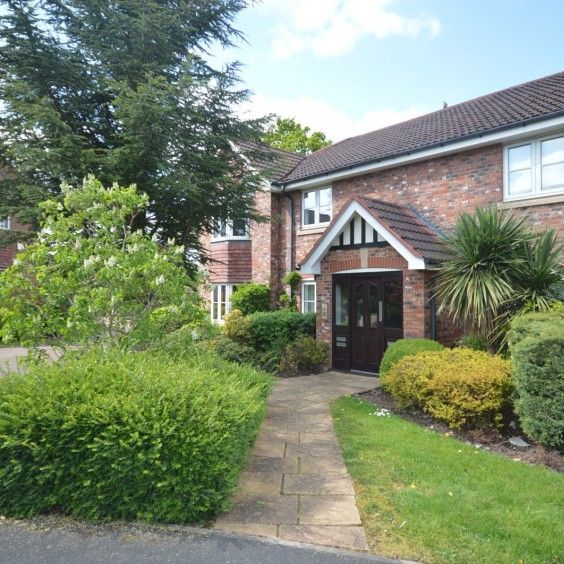 Bloomfield Close, Cheadle Hulme - Photo 1