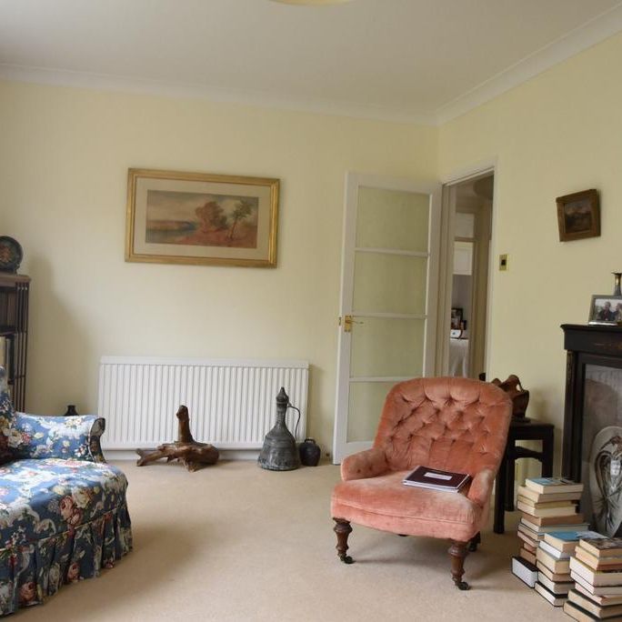 4 bedroom maisonette to rent - Photo 1