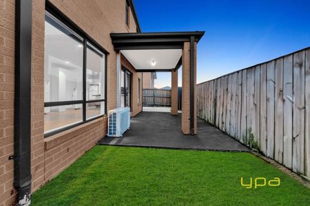 14 Romulus Crescent, Cranbourne West - Photo 3