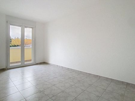 SPACIOUS WELL LOCATED ACCOMMODATION - Photo 3