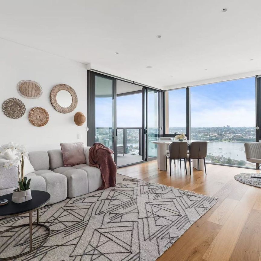 Stunning 3-Bedroom Apartment with Breathtaking Water Views in Rhodes - Photo 1