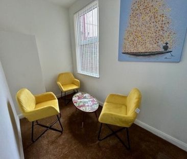 Astonwood Road, Birkenhead - Photo 4