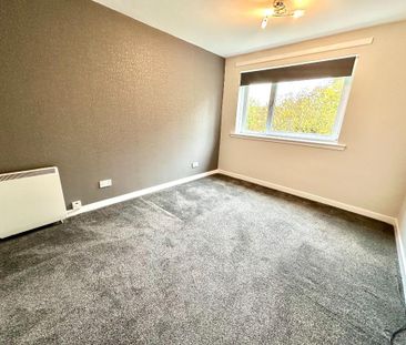 3 bedroom flat to rent - Photo 6