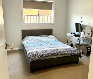 Cranbourne East - Photo 3