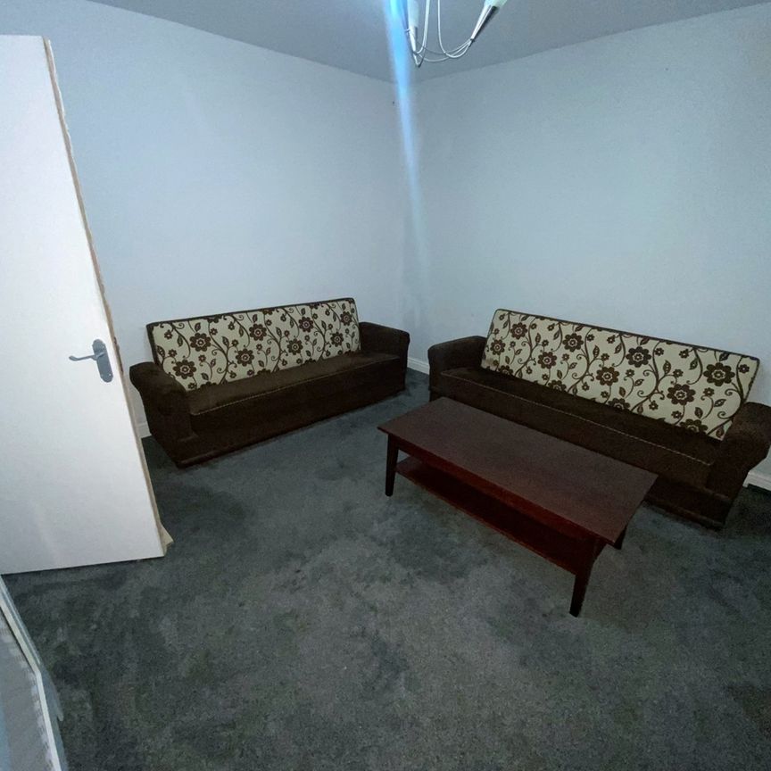 Room in a Shared House, Walsall Road, B42 - Photo 1